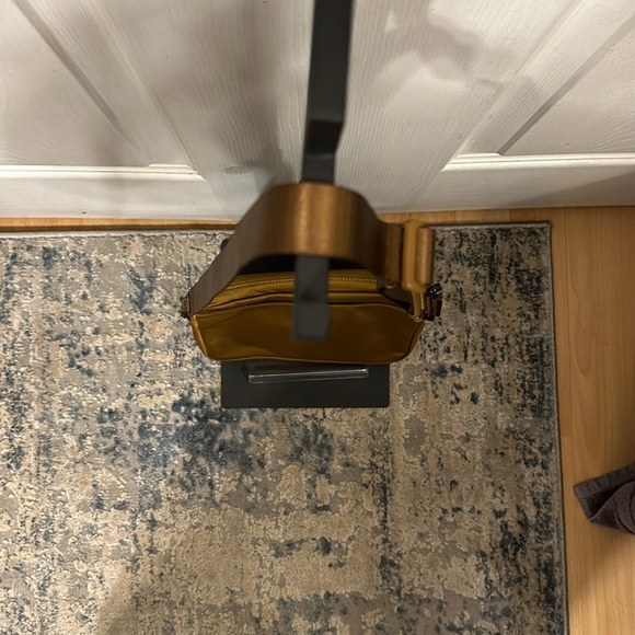 Lululemon City Adventurer Crossbody Bag 2.5L - Picture 6 of 11